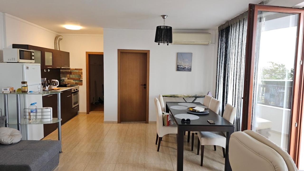 Complex Top Apartment Sveti Vlas Eksteriør billede
