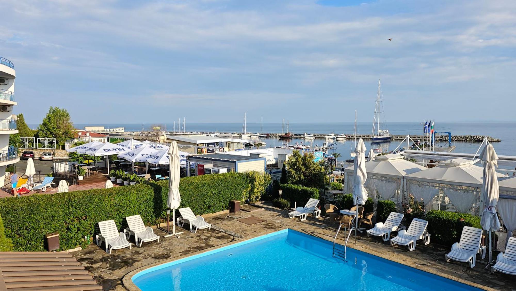 Complex Top Apartment Sveti Vlas Eksteriør billede